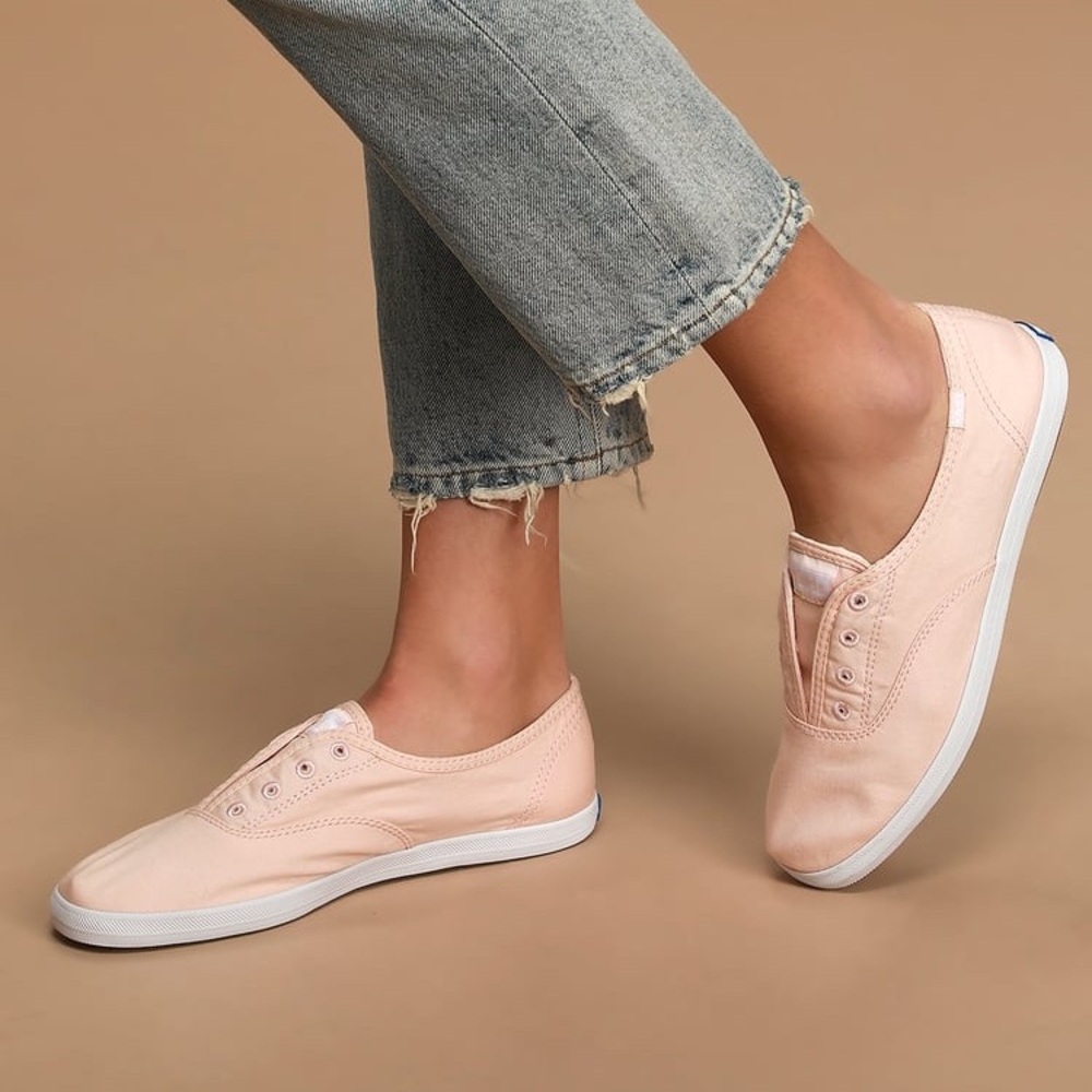 Keds Chillax Twill Peach Slip On Tennis Shoes (US 8)